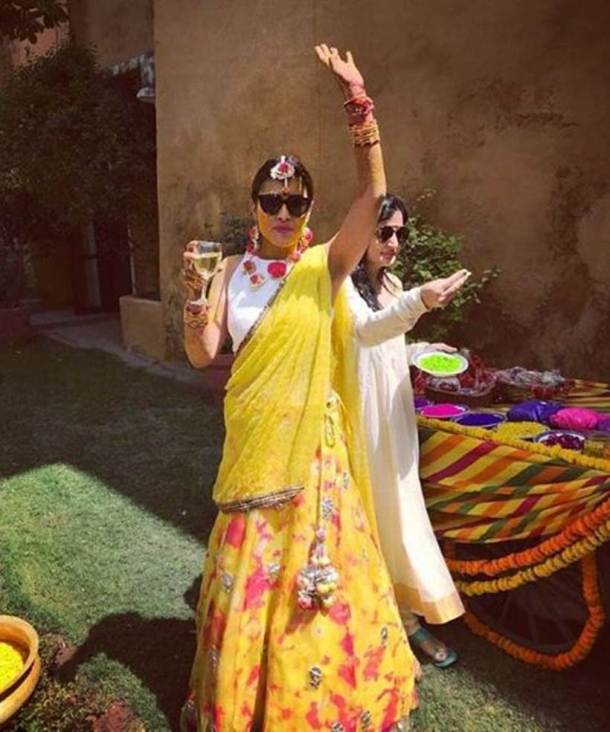 shriya saran mehendi ceremony photos