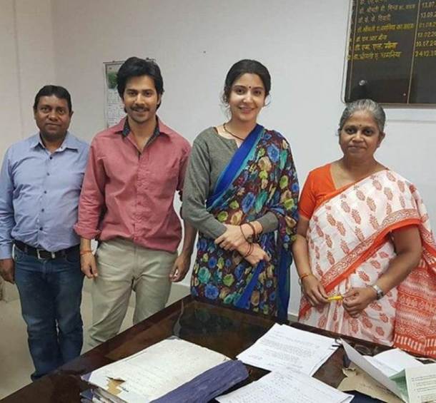 anushka sharma and varun dhawan on sui dhaaga sets