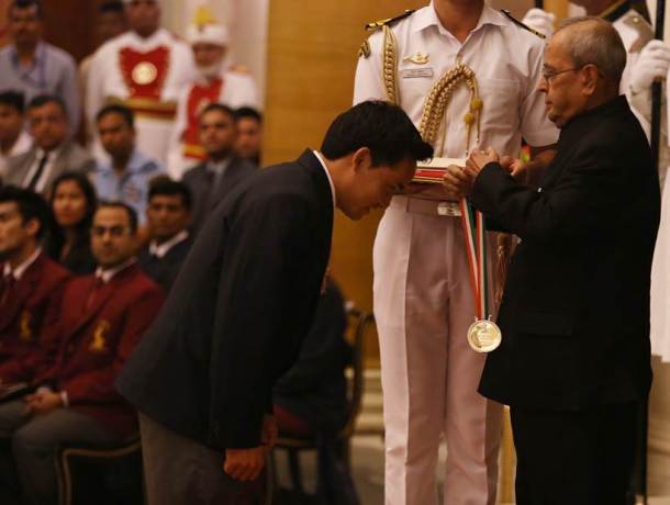 Sports stars, other than MS Dhoni, who have held positions in Indian armed forces