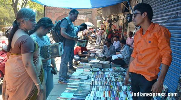 Daryaganj book market