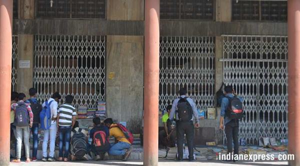 Daryaganj book market