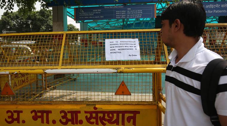 As strike continues, AIIMS faculty member says sorry for slap