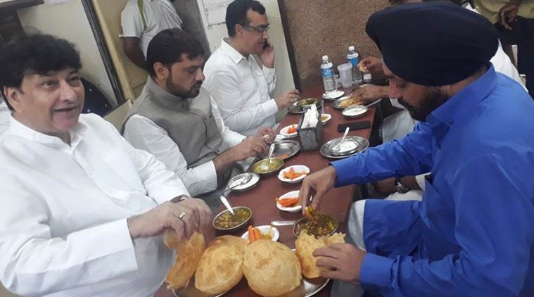 Delhi: Congress kicks off day-long hunger strike with some breakfast