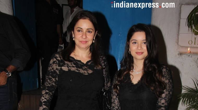 Anjali Tendulkar and Sara Tendulkar at Sachin Tendulkar's birthday