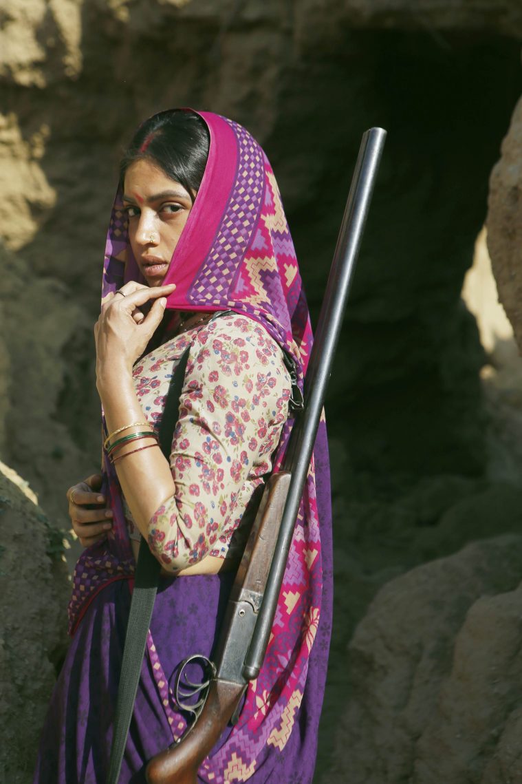 bhumi pednekar look sonchiriya