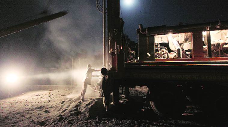 Maharashtra govt to monitor borewell digging