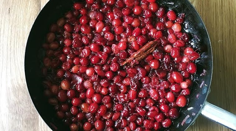 berries, advantages of eating berries, benefits of eating berries, berries and cancer, berries and weight loss, indian express, indian express news