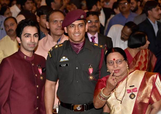 MS Dhoni honoured with Padma Bhushan Award by President Ram Nath Kovind, see pics