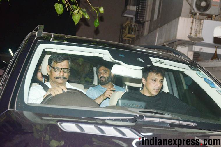 suniel shetty meets salman khan