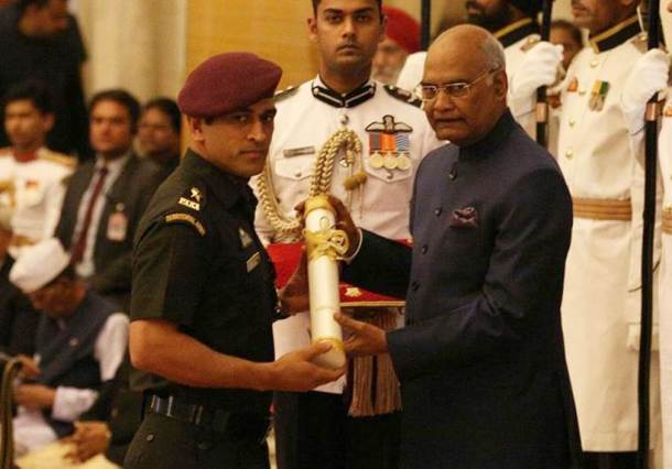 MS Dhoni with President Ram Nath Kovind