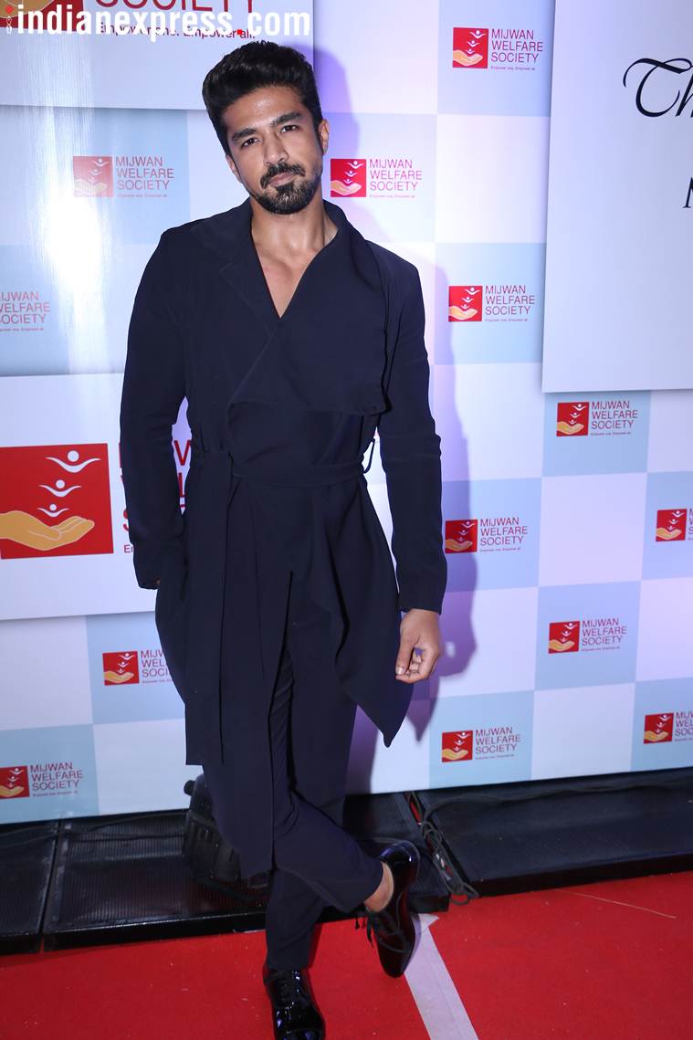 saqib saleem mijwan fashion show