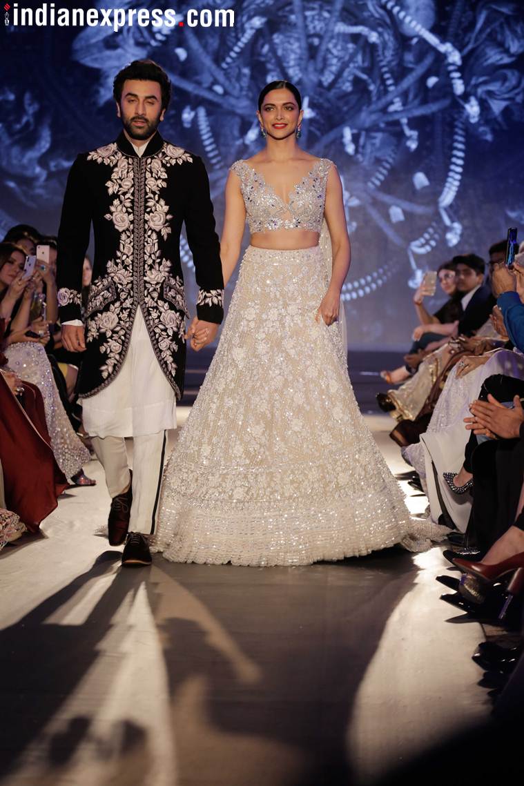 deepika ranbir mijwan fashion show photos