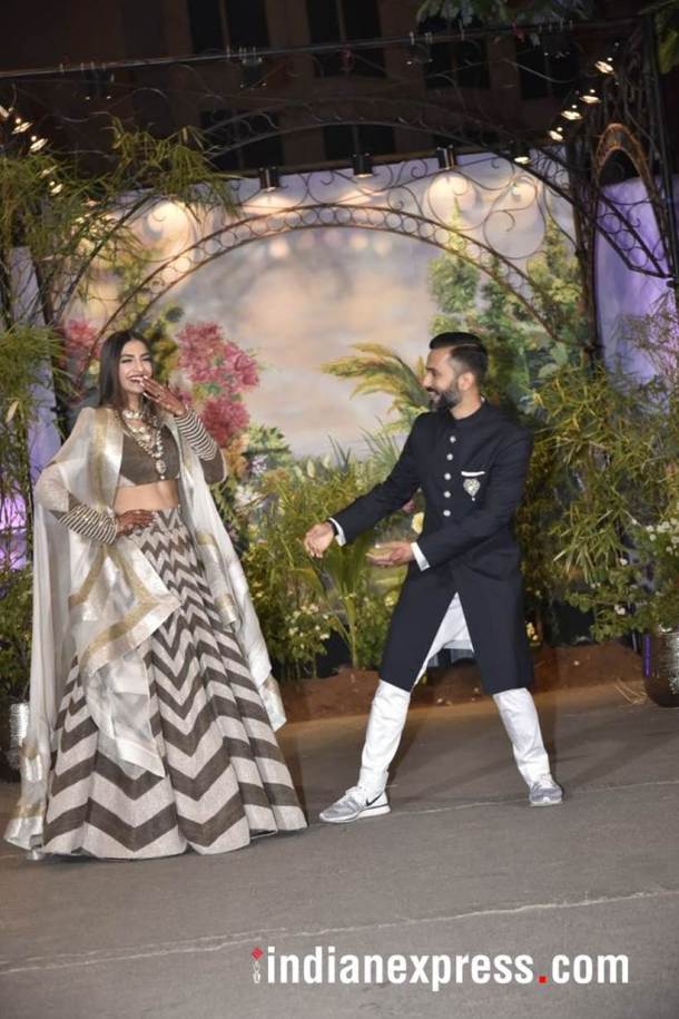 sonam kapoor and anand ahuja at their wedding reception