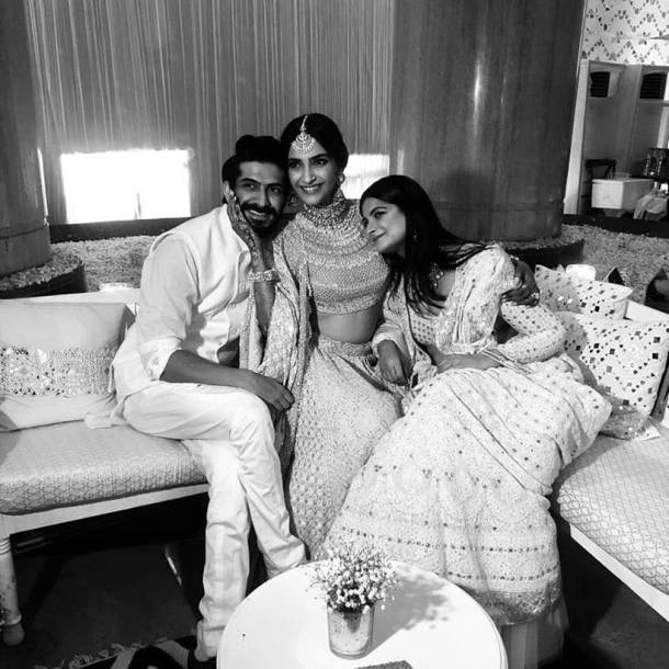 sonam kapoor, rhea kapoor and harshvardhan kapoor at sonam's mehendi