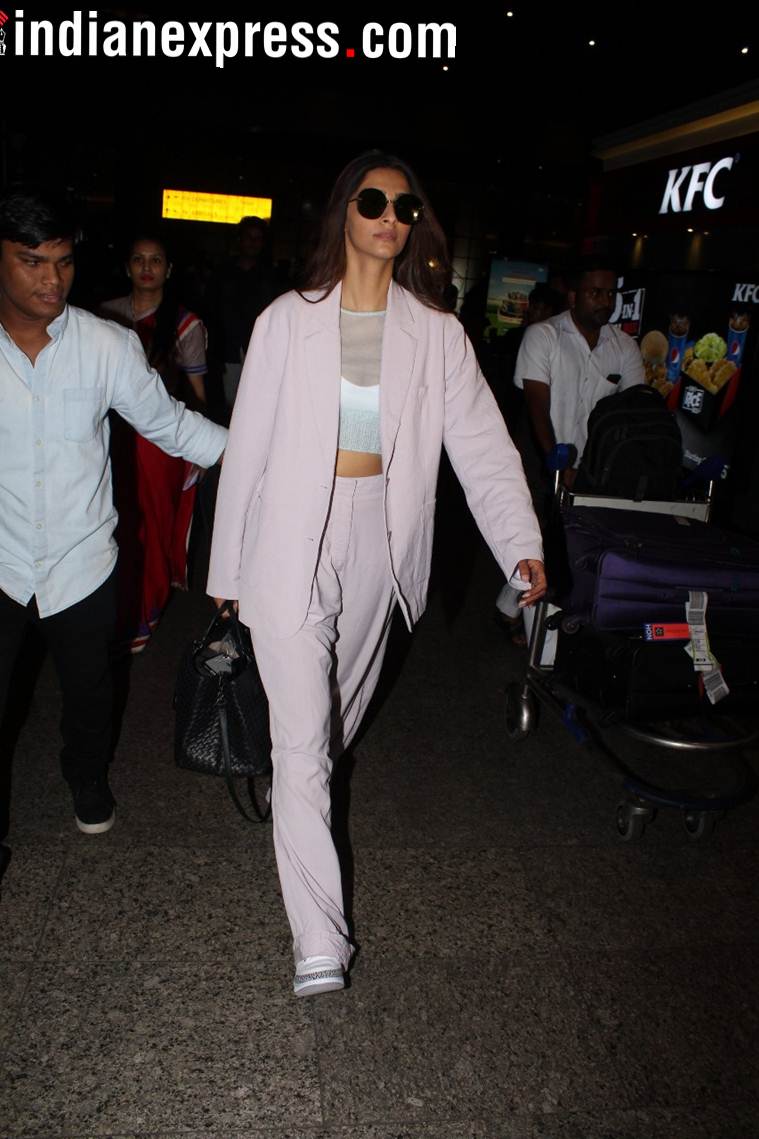 sonam kapoor airport photos