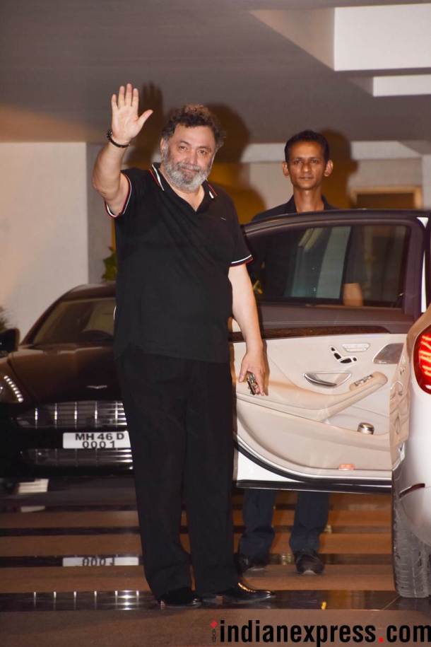 rishi kapoor at airport