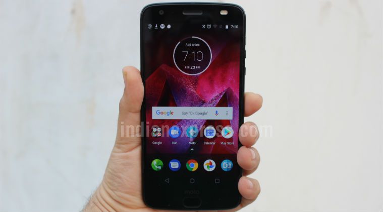 best flagship smartphones under Rs 35,000, best smartphones under Rs 35,000, premium smartphones under Rs 35,000, oneplus 6, moto z2 force, honor 10, oneplus 5T, xiaomi mi mix 2, huawei, honor, oneplus, motorola, xiaomi, android, mobiles