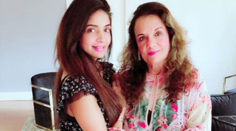 mumtaz posts video for her fans 