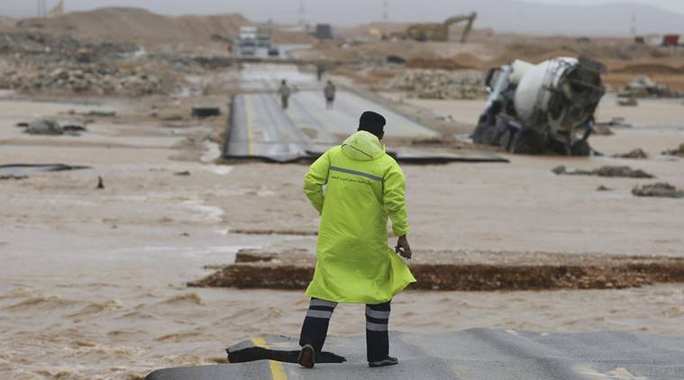 Powerful cyclone strikes Oman, Yemen; five dead, 30 missing