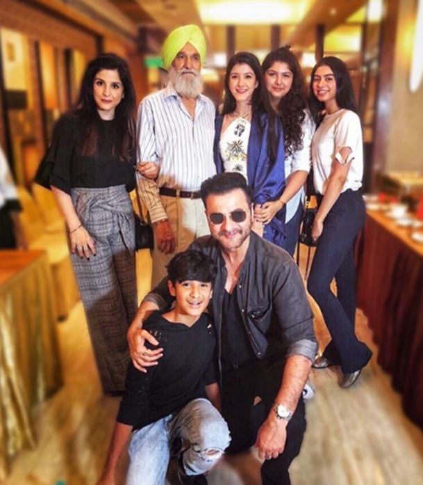 Shanaya Kapoor khushi kapoor anshula