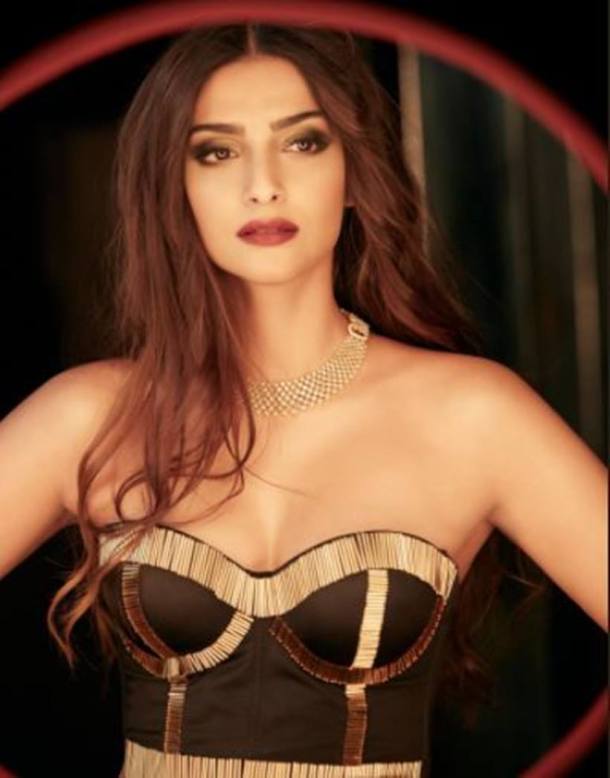 Sonam Kapoor in veere di wedding song tareefan