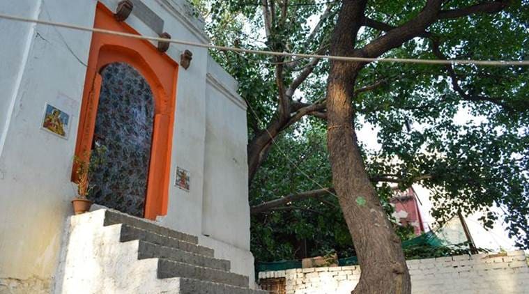 Tomb to temple in safdarjung delhi
