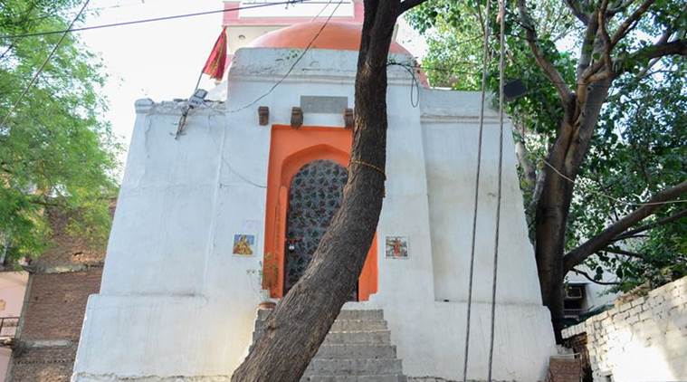 Tomb to temple in Delhi's Safdarjung
