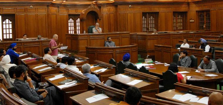 Delhi: Secretaries summoned to House over no response