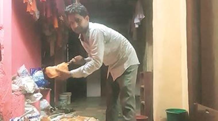 mumbai ramzan, men who deliver food in ramzan, maharashtra news, roza, mumbai by night, indian express, mumbai news