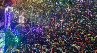 Covid cases rising, but markets, monuments crowded in holiday season