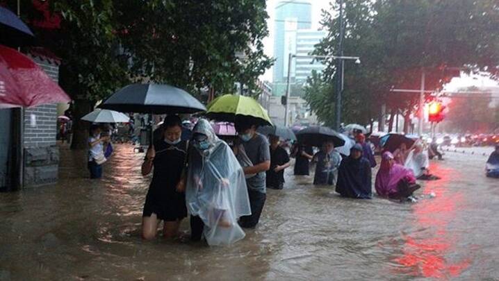 Le Inondazioni In Cina Provocano Almeno 12 Morti Migliaia Di Evacuati