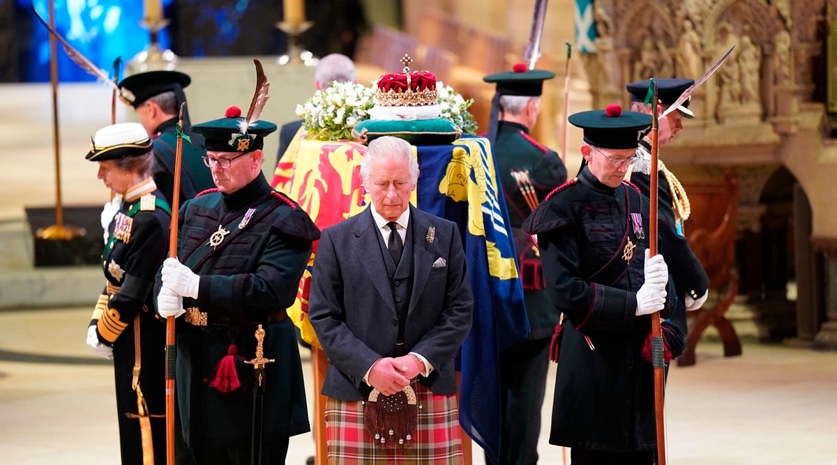 Queen Elizabeths Coffin To Be Flown To London World News The