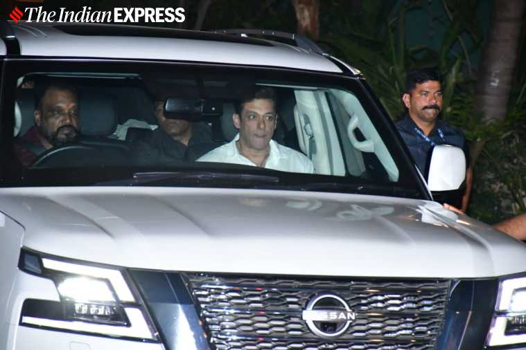 Salman Khan Aamir Khan Katrina Kaif Attend Pamela Chopra Prayer Meet