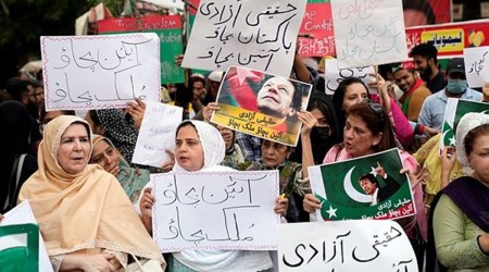 Turmoil in Pakistan: Govt supporters take to streets to oppose Imran Khan's release