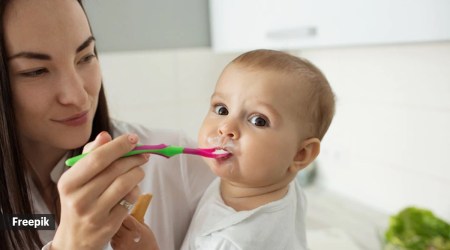 Keep these 5 things in mind when introducing solid foods to your baby