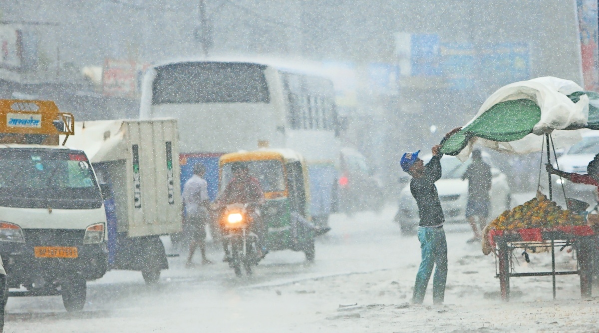 Rain Lashes Delhi Yamuna Water Level Rises Again Delhi News The