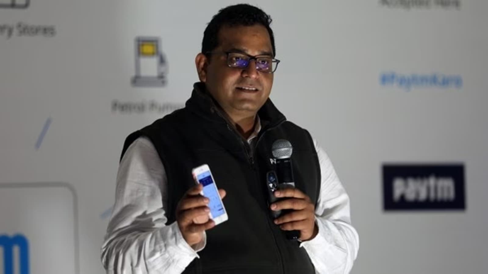 Paytm Ceo Vijay Shekhar Sharma Meets Fm Rbi Officials Amid Regulatory