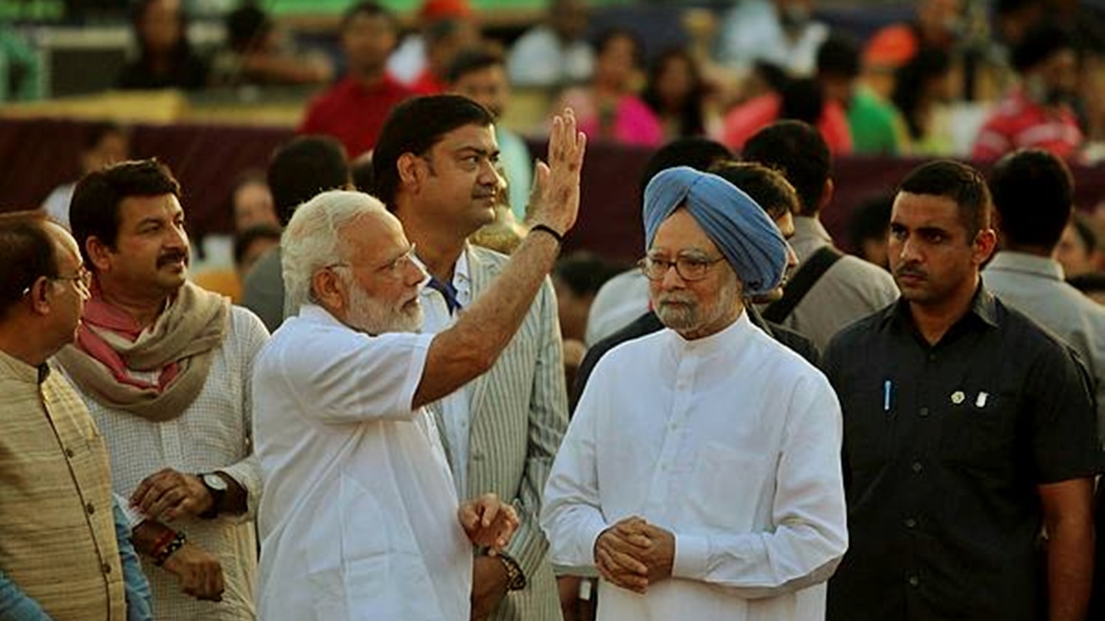 Maun Mohan Night Watchman To Shining Example Pm Modi On Manmohan