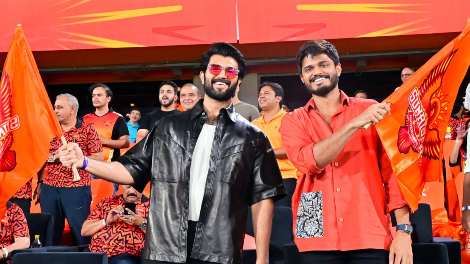 Brothers Vijay Deverakonda And Anand Witness Carnage As Sunrisers