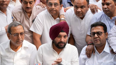 'Not joining any party,' says Arvinder Singh Lovely after quitting as Delhi Congress chief