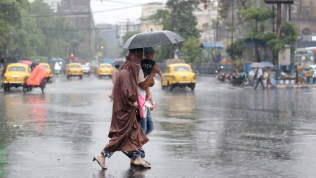 Rain and thunderstorms likely in south Bengal today; temperature expected to rise after tomorrow