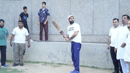 Shifting house to playing cricket: How Congress leaders are trying to woo Ludhiana