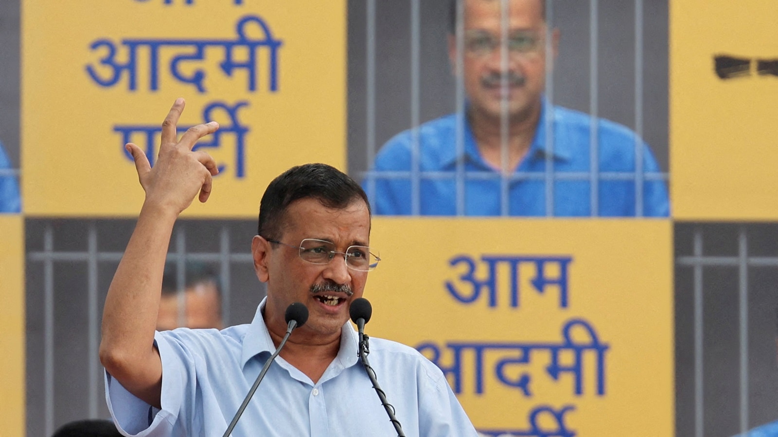 Arvind Kejriwal Drops Supreme Court Plea Against Delhi Hcs Interim