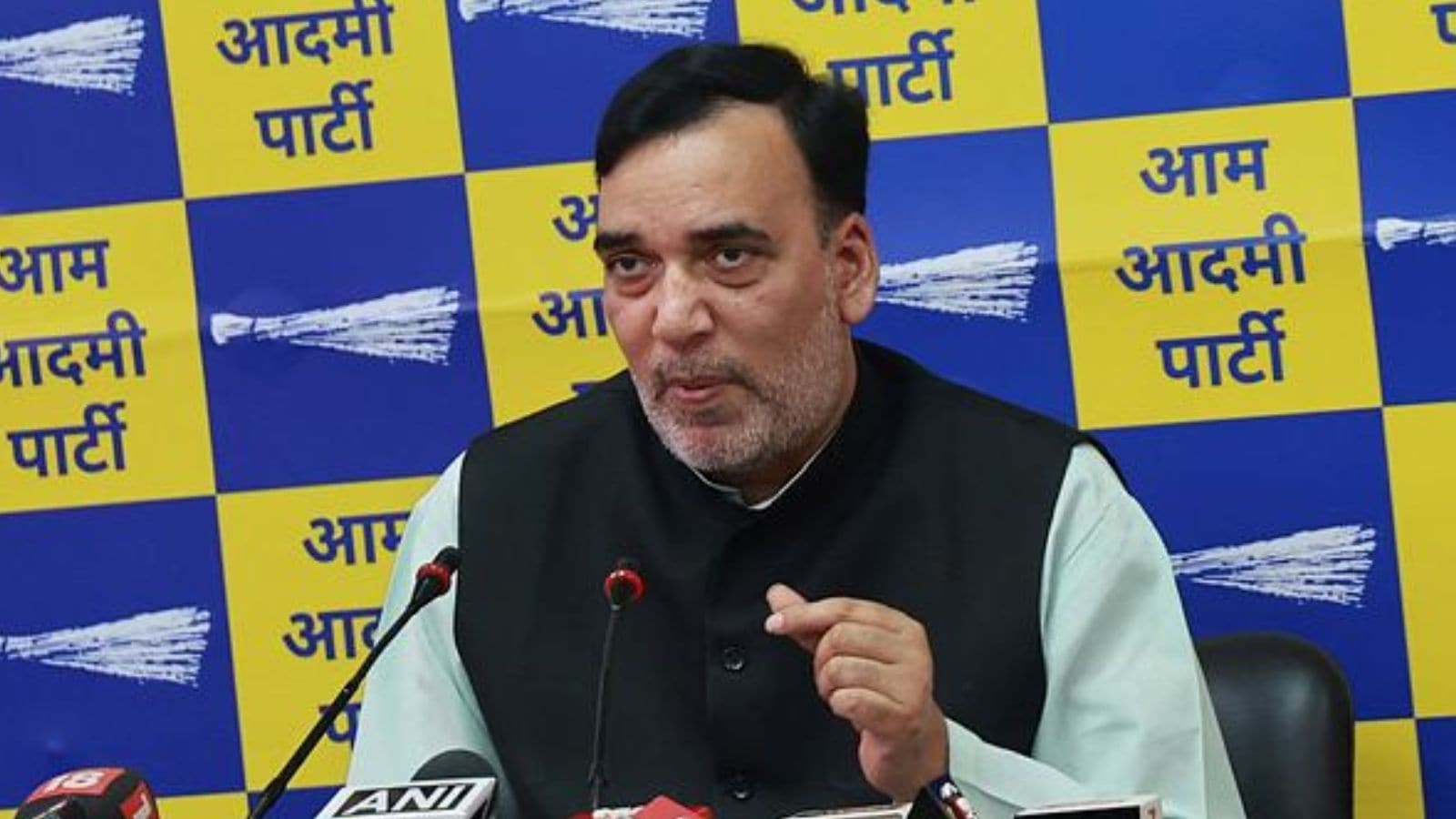 Delhi Environment Minister Gopal Rai Slams BJP Cong Says Not