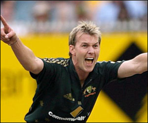 Lee undergoes surgery to repair ankle problem