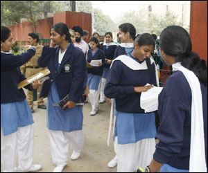 Schooli Ladkiyon Ki Blue Picture - CBSE class 10th,12th exams begin | India News,The Indian Express