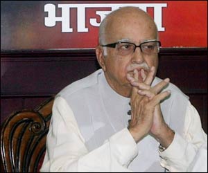 Advani,PM-in-waiting for 40 yrs,will remain so: Cong | Political Pulse ...