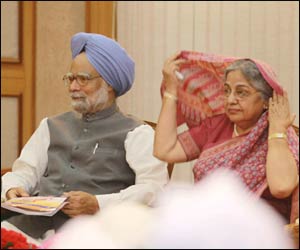 Manmohan Wife Cast Vote From Guwahati Political Pulse News The   M Id 73189 Manmohan Singh 