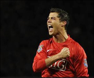 ronaldo-to-buy-a-red-double-decker-bus-to-impress-relatives