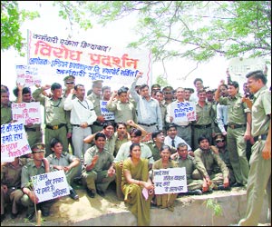 300 IA contract employees on strike,demand pay hike